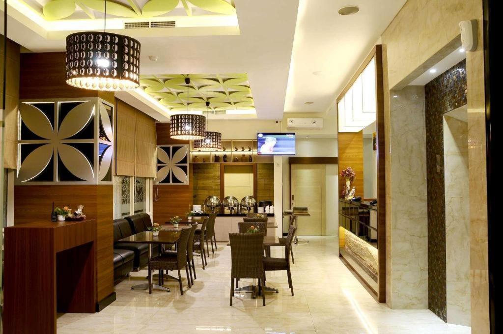 比兹大道酒店 美娜多 外观 照片